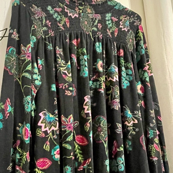 Context Paisley and Floral Black Blouse - Picture 2 of 6